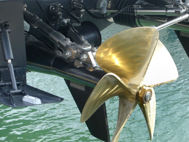 Top System Surface Drives TS75S installation on boat InCRedible 55'