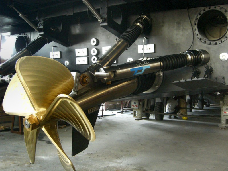Top System Surface Drives TS120 on boat Italcraft 105